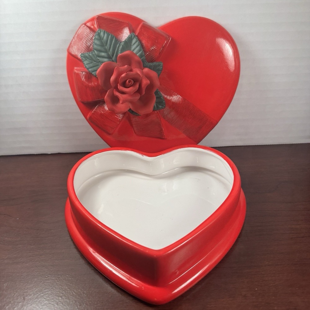 Teleflora Ceramic Red Heart Jewelry Trinket Box Rose Bow 6” X 6.5” X 1-3/4” EUC